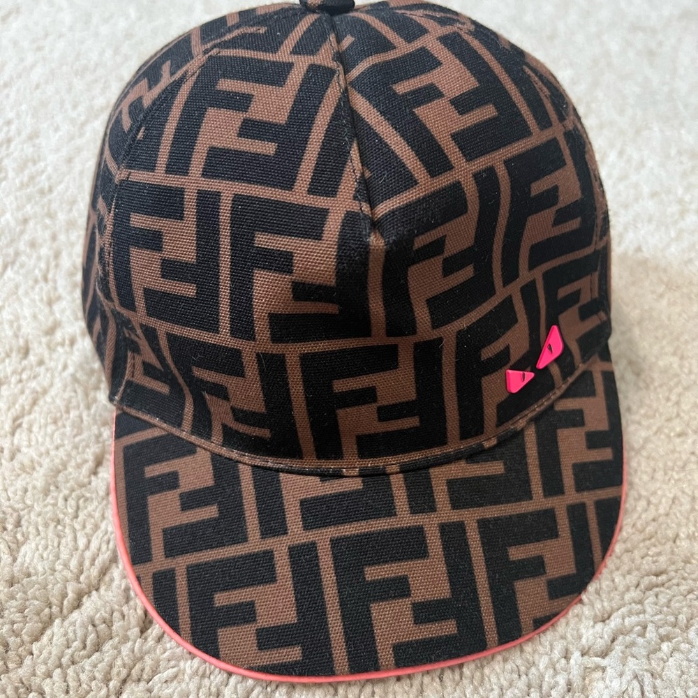 Fendi kid hat. Size 1, age 2-4 years old . Great condition! Clean and no stains!